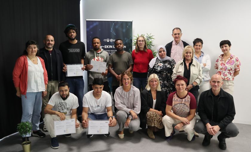 Se ha celebrado la entrega de diplomas del grupo capacitado en operaciones para la instalación de jardines y zonas verdes