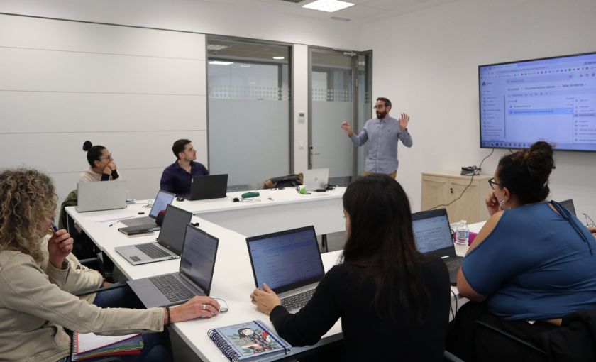 Taller “Conquista a tus clientes con la IA” en Goieki: impulsando la digitalización empresarial