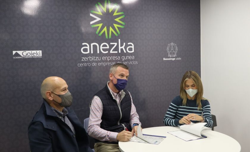 Goieki y el Ayuntamiento de Beasain renuevan el convenio del centro empresarial Anezka