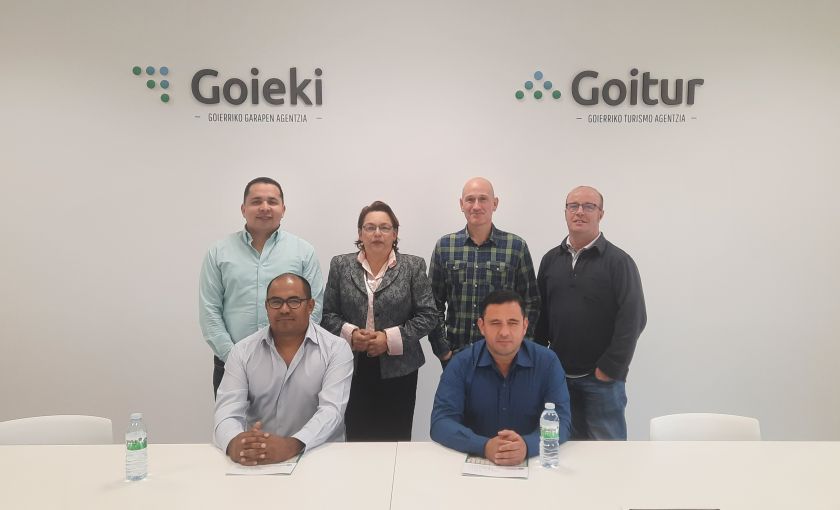 Hemos recibido la visita de una delegación del MIGOBDT y del Cuerpo de Bomberos de El Salvador en Goierri